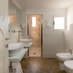 Residenza Conte Di Cavour & Rooftop - Dbe Гостевой дом 4*