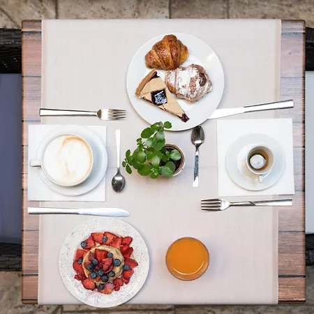 Residenza Conte Di Cavour & Rooftop Guest house Florence
