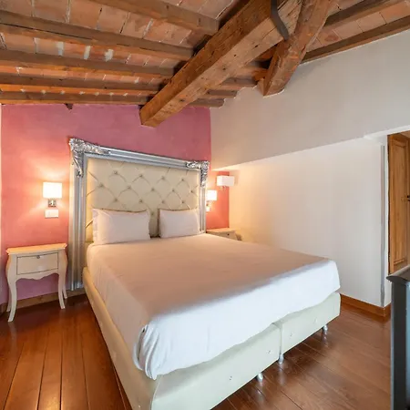 Residenza Conte Di Cavour & Rooftop Guest house 2*
