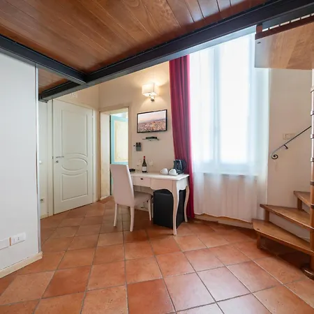 Residenza Conte Di Cavour & Rooftop Guest house Florence