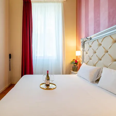 Residenza Conte Di Cavour & Rooftop 2* Florence