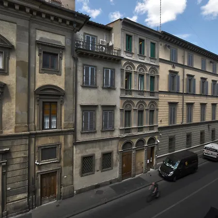 Residenza Conte Di Cavour & Rooftop Guest house Florence