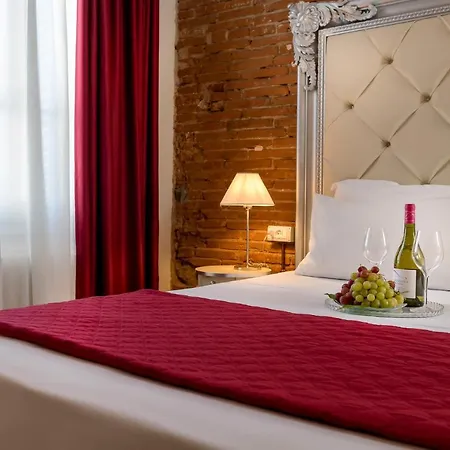 Residenza Conte Di Cavour & Rooftop Guest house Florence