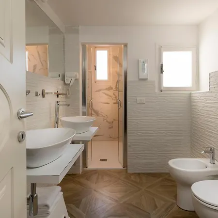 Residenza Conte Di Cavour & Rooftop 招待所 2*